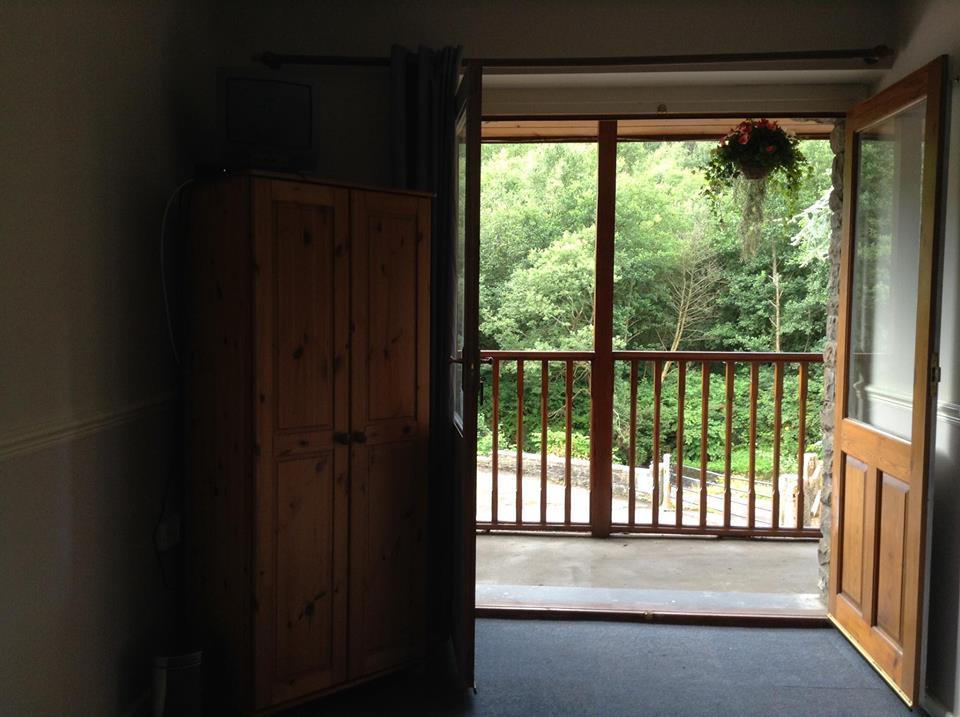 The Falcon Inn Retreat Aberdare Room photo