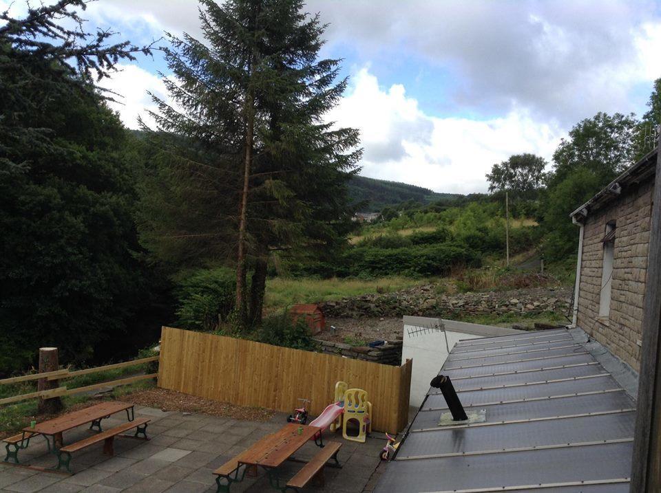 The Falcon Inn Retreat Aberdare Exterior photo